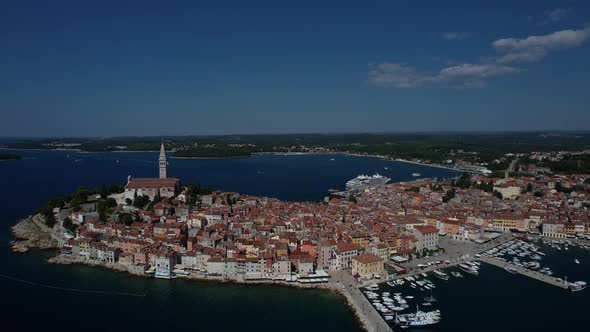 Rovinj is a Popular Tourist Resort alt