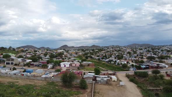 Traffic on the streets of Windhoek, cars are driving on the roads in the morning alt