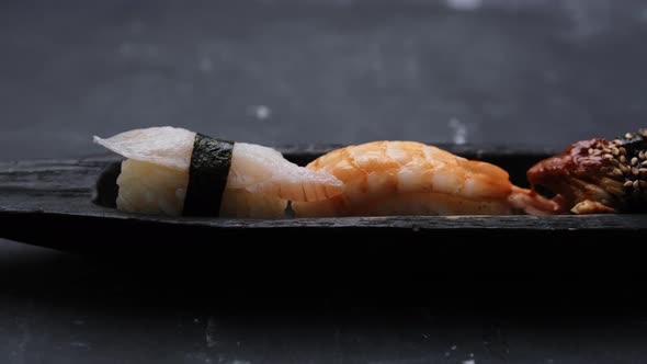 Traditional Sushi Set alt