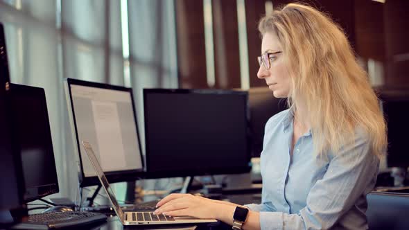 Jurist Or Attorney Office Contract Paperwork.Attorney In Advocacy Company Analyzing Corporate Deal alt