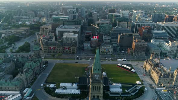 Aerial view of the Peace Tower, in Ottawa alt