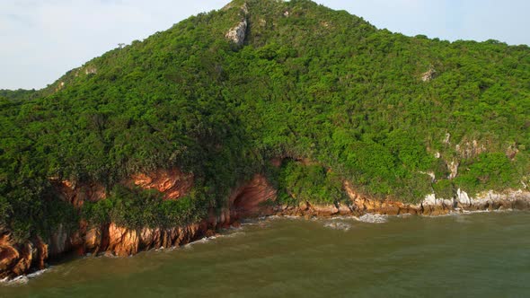 4K Aerial view of the thailand coastline near valley on the Big Island. Dynamic aerial shot alt