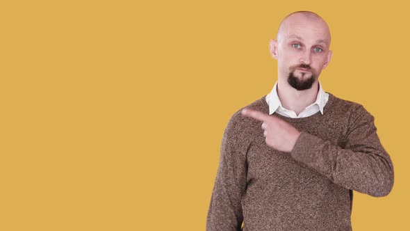 Advertising People Man Recommending Pointing Loop alt