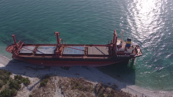 The Ship Ran Aground alt