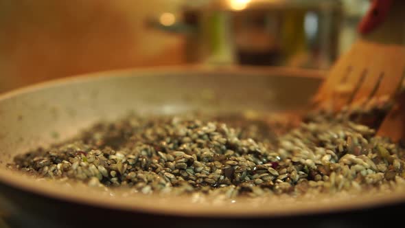 Making Process of Black Risotto alt