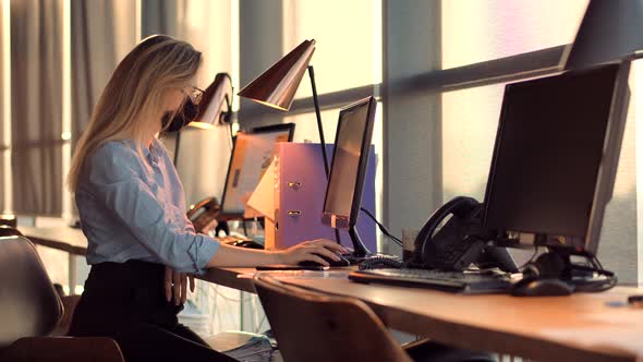 Businesswoman Coronavirus Covid19 Pandemic Self Distance.Woman In Face Mask On Workplace.Conference alt