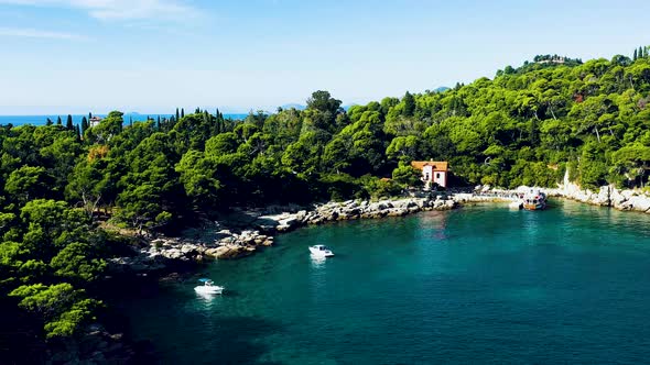 Lokrum Island lagoon alt