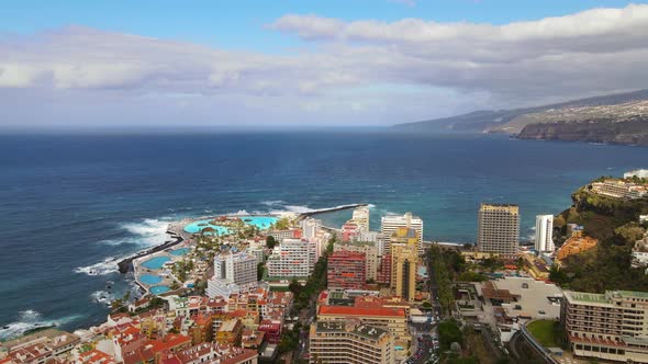 Puerto de la Cruz in Tenerife, Spain alt