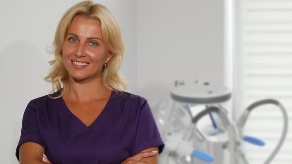 Gorgeous Mature Female Doctor Posing at Her Office alt