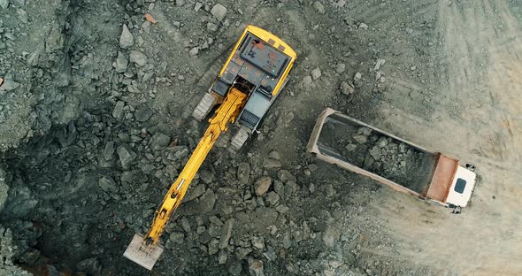 Excavator with Trucks alt