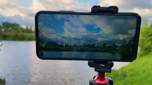 Timelapse Phone That Captures the Timelapse alt