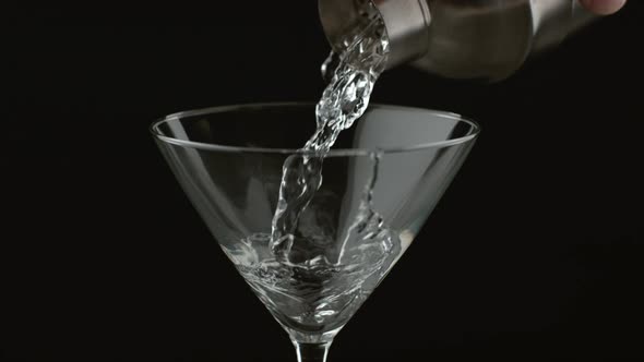Pouring a martini, slow motion; shot on Phantom Flex 4K at 1000 fps alt