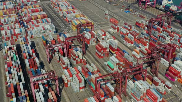 Top view of Hong Kong container port alt