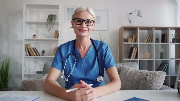 Virtual Conference Smiling Doctor Medical Help alt