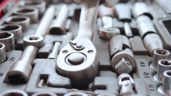 Road Master Pulls Ratchet Wrench alt