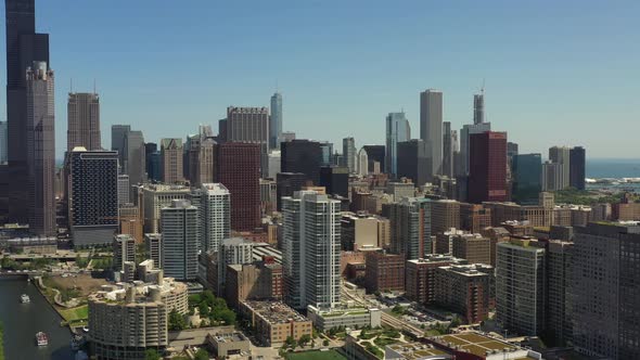 Flying into Chicago - Aerial View alt