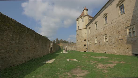 Ruined wall inside the FagaraS Fortress alt