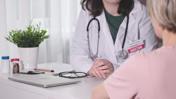 Visit Doctor Appointment in Clinic alt