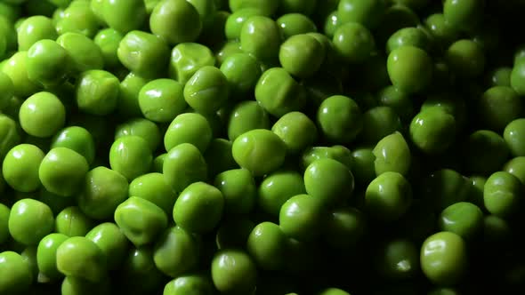 Fresh Green Peas Gyrating alt