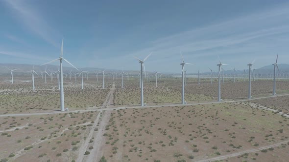 Zoom out view aerial view of the San Gorgonio, Pass Windmill California United States alt