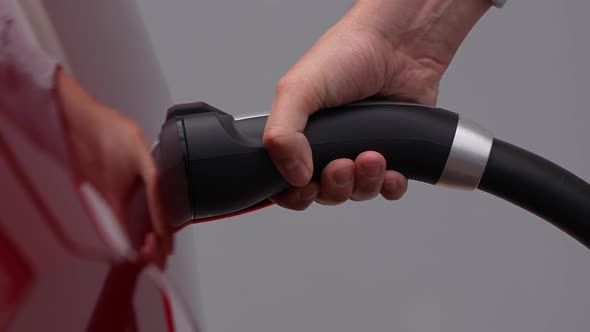 Charging an Electric Car 33 alt