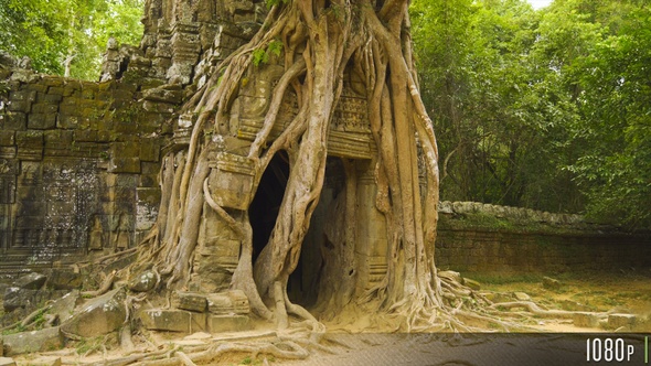 Entrance to Ta Som Temple Inside the Angkor Wat Complex in Siem Reap, Cambodia alt