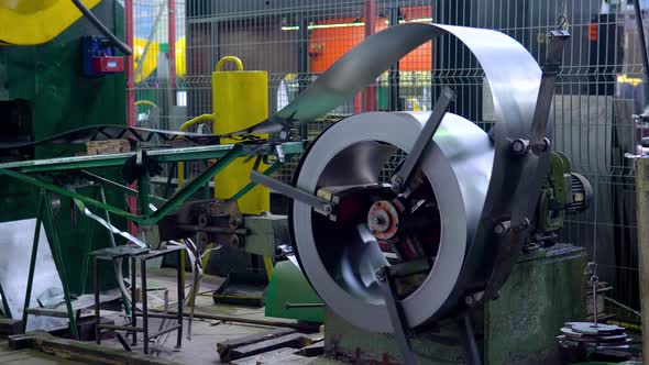 Metal Round Roll of Galvanized Stainless Steel Sheet Industrial Metalwork Machinery Manufacturing alt