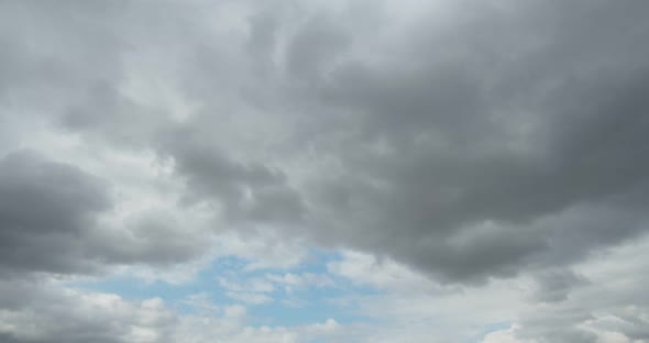 Rain Clouds Float Float in The Sky