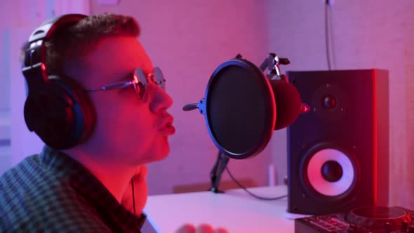 Singer Man Funny Sound Recording Music Studio Voice Creative Talent