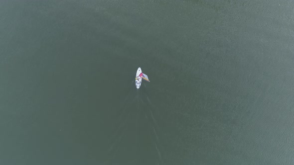 Windsurfing seen from above alt