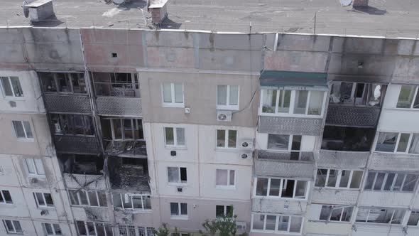 War in Ukraine  a Destroyed Building in the City of Makariv alt