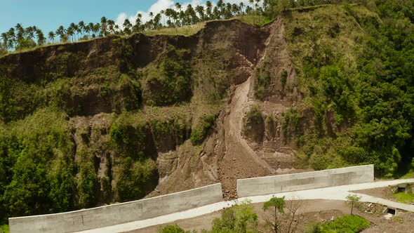 Antilandslide Concrete Barrier alt