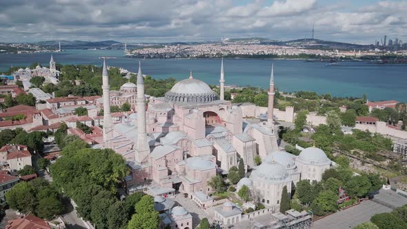 Aerial View of Hagia Sophia Church in Istanbul alt