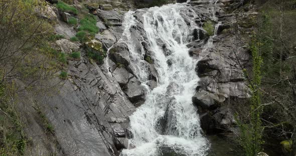 Gorgeous waterfall in Valle del Jerte, Spain alt