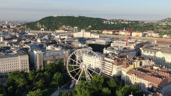 Aerial view of the Ferris Wheel (Budapest Eye) in the capital of Hungary alt