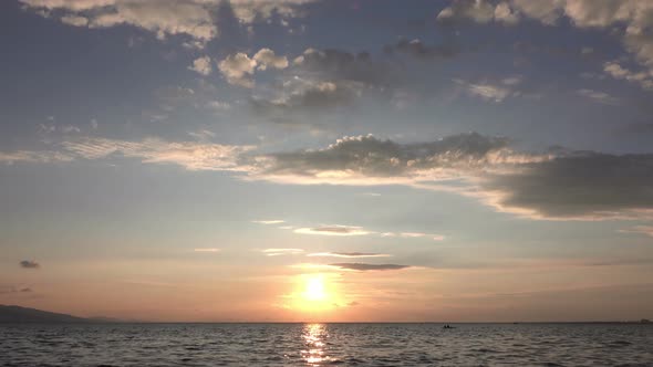 Sunset In The Ocean On An Autumn Evening alt