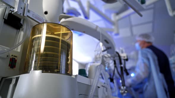 Artificial lung ventilation in surgical room alt