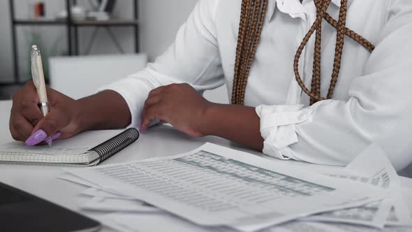 Paper Report Female Manager Data Information alt