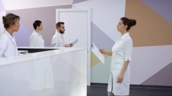 Busy Day at Hospital alt