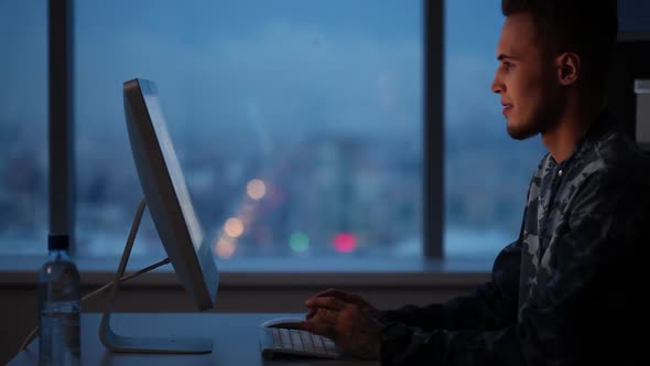 Late in the Evening in the Office alt