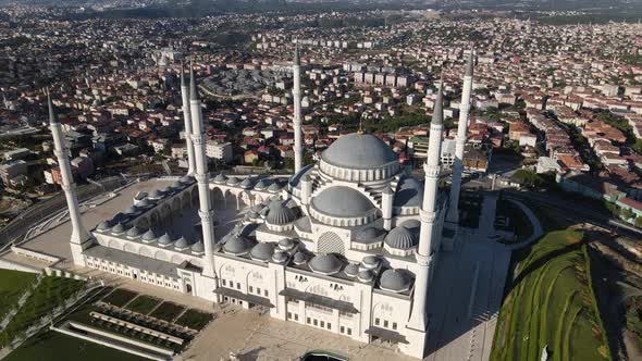 Grand Camlica Mosque alt