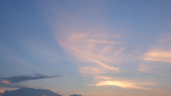 4K Sky Time lapse, Burning sky and shining, Red purple orange blue pink sunset. alt