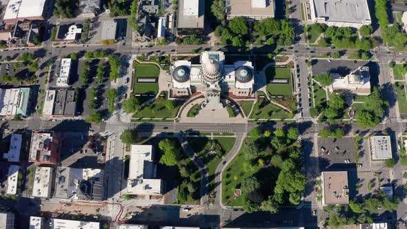 Aerial shot of the Idaho State Capitol in Boise. alt