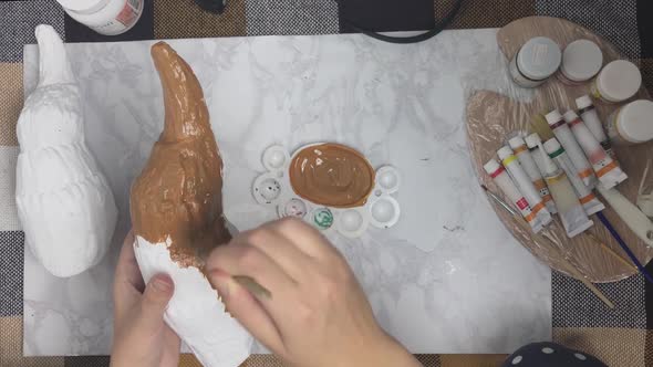 Women's Hands Paint White Horn with Brown Paint alt