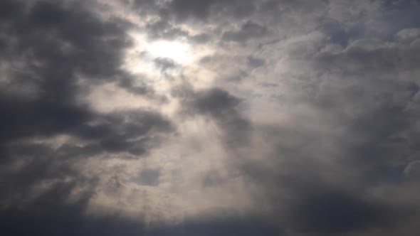 4k time lapse: smoky muddy clouds floating the sky. alt