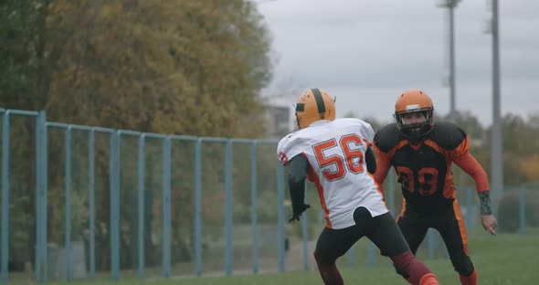 American Football, Athletic Football Players in the Game, Failed Attempt To Pass the Ball, Training alt