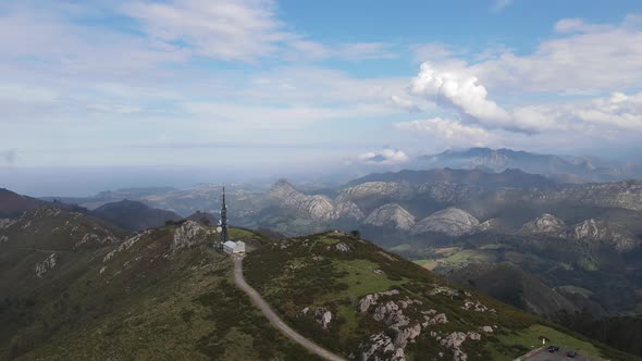 Drone view from Mirador del Fitu in Picos de Europa, Asturias, Spain alt