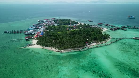 Views over Mabul Island in Malaysia alt
