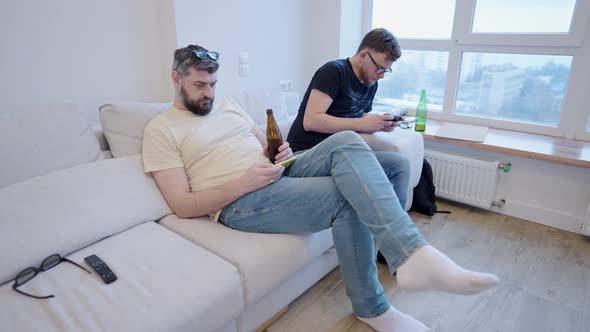 Friends House Meeting At Home alt