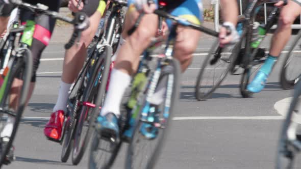 4K - Peloton of a Cycling Marathon alt